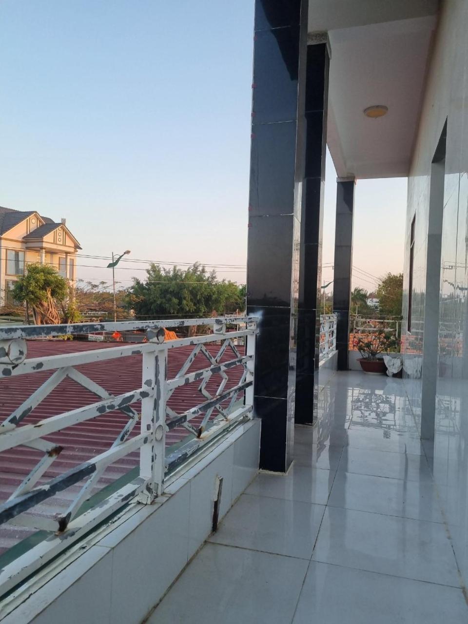 Hotel Khach San Ngoc Quynh La Gi Exterior foto